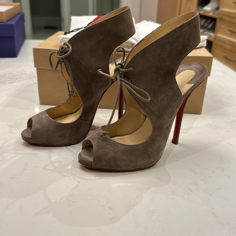 Louboutin Allegra 120mm Suede 37